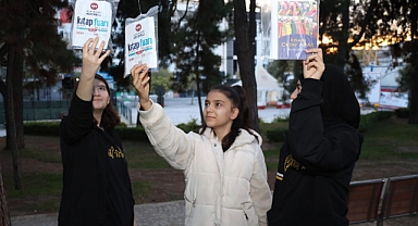 Kocaeli’de gelenek bozulmadı, kitaplar yine ilk ağaçlarda açtı: