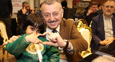 Büyükakın Gazzelilerle aynı sofrada buluştu