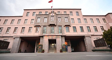 İran' dan Türkiye hava sahasına atılan füze imha edildi!