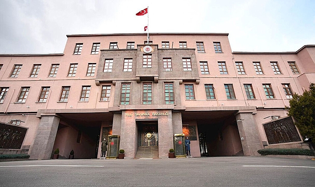 İran' dan Türkiye hava sahasına atılan füze imha edildi!