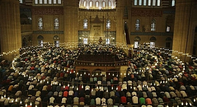 Kocaeli ve İlçelerinde; Ramazan Bayramı namazı kaçta kılınacak!
