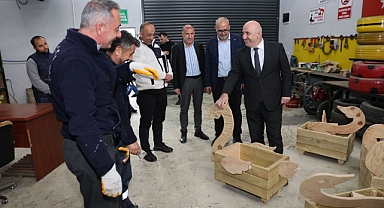Darıca’da Kent Mobilyaları Belediye Atölyesinde Üretiliyor