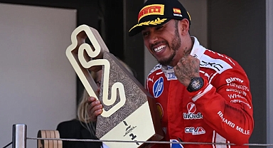 Lewis Hamilton'dan Ferrari İle Tarihi Zafer